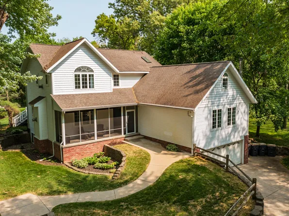 9015 Long Lake Dr E, Scotts, MI 49088