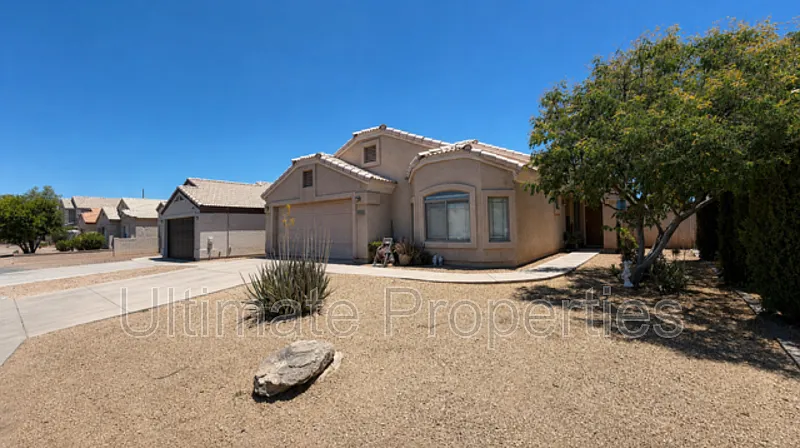 4 bed, 2.0 bath, 1906 sqft, $2,095 — Photo 1