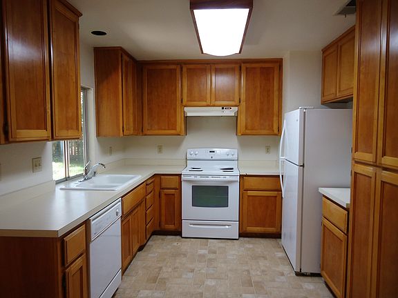 5th image of 661 Victorian Park Dr