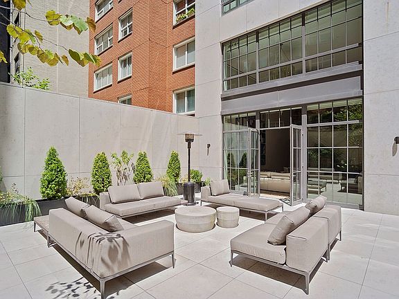 2nd image of 60 E 86th St #Townhouse