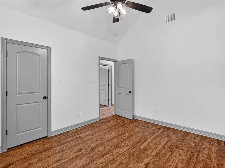 4008 High Creek Ct — Photo 22