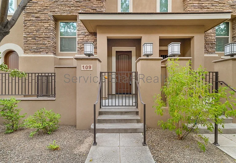5550 N 16th St #109 — Photo 1