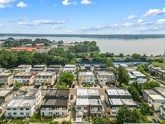 Rented by Keller Williams Realty Gold Coast | media 14