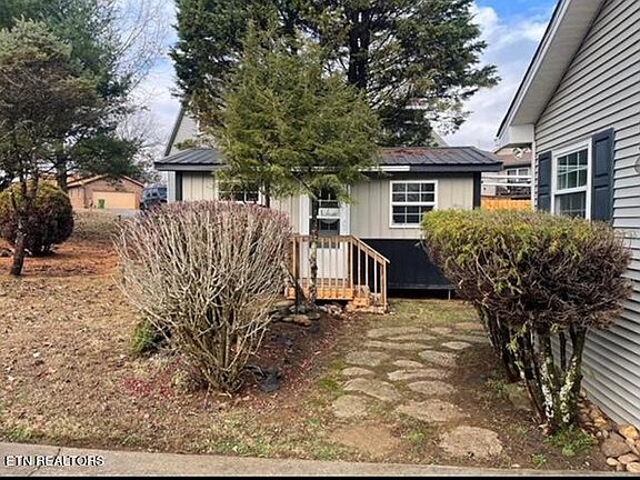 5th image of 917 Ruby Dr