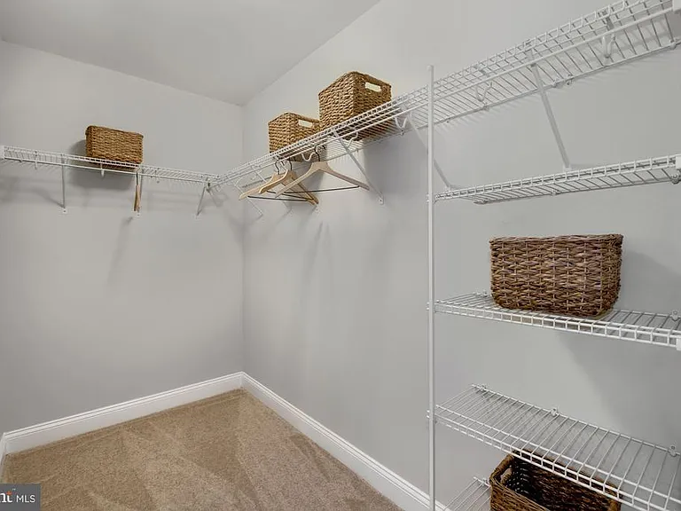29405 Oxford Dr — Photo 32