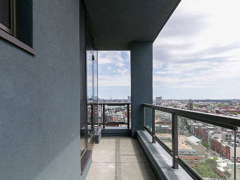 321 Wythe Ave #1702 — Photo 3