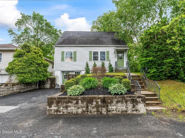 27 Hackett Avenue, Colonie, NY 12205