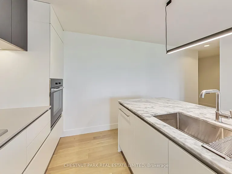 1414 Bayview Ave #404 — Photo 4