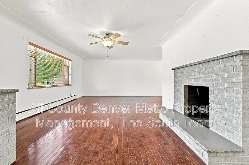 4 bed, 2.0 bath, 2320 sqft, $3,135 — Photo 4