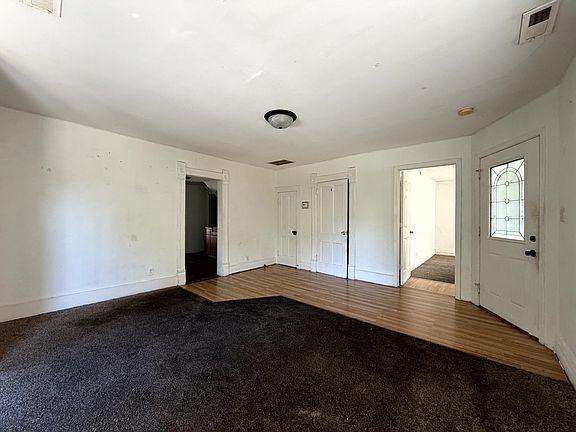 3rd image of 500 Middlebury St APT 2