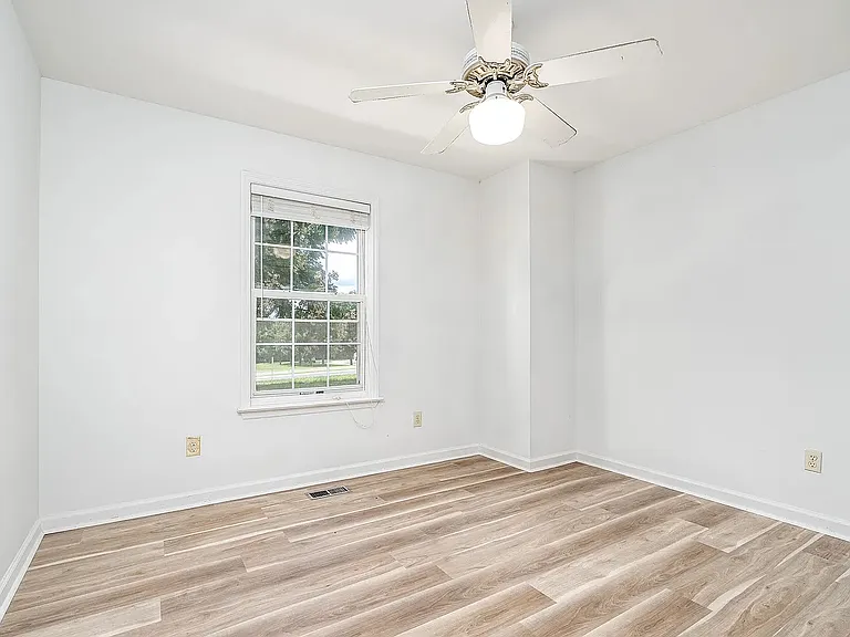 2718 Buckner Ln — Photo 15