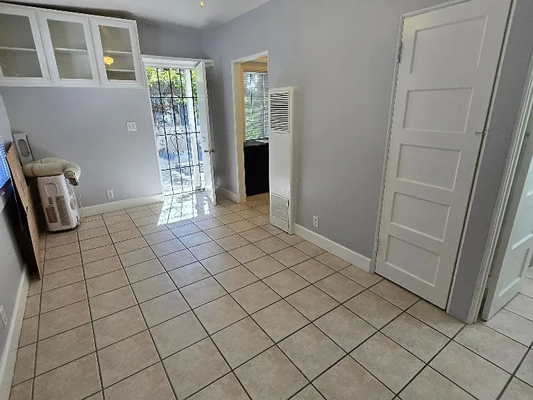 2406-2408 2410 Fernleaf St — Photo 6