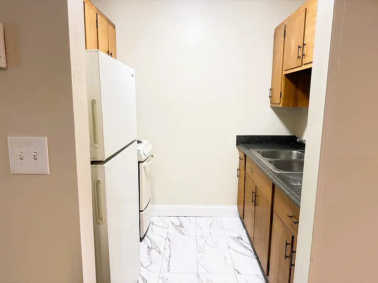 Burnet Park Apartments — Photo 6