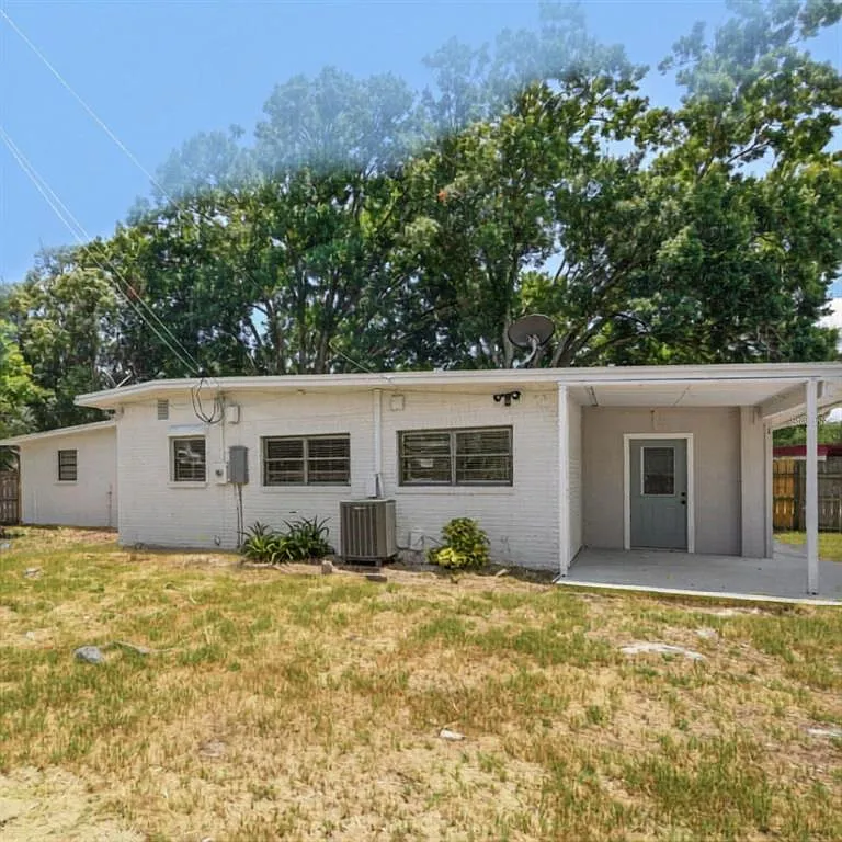 Building Photo - 1202 Princeton Rd