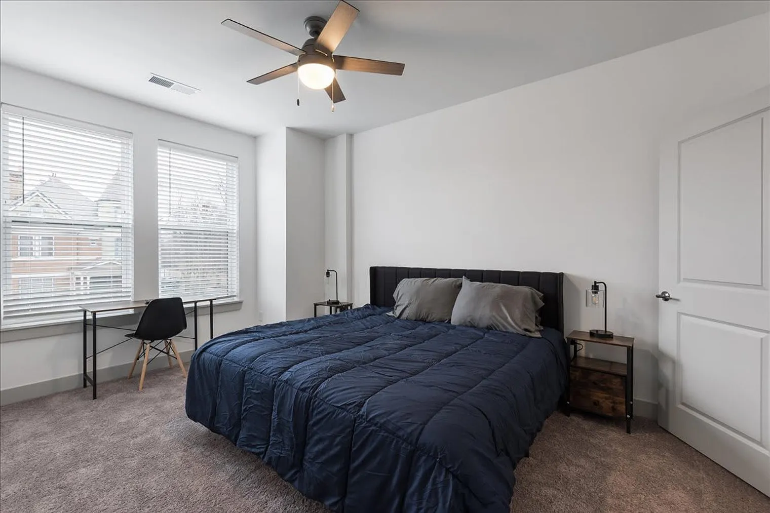 10 bed, 10.0 bath, 7997 sqft, $12,075 — Photo 3