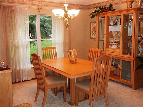 4th image of 3914 Saint Armens Cir