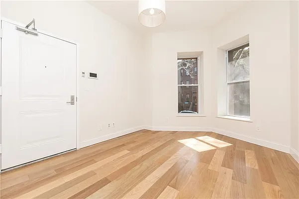 Rented by Remax Real Estate Professionals | media 33