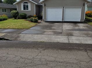 812 Miller Ave, Tillamook, OR 97141