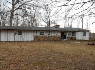 3695 E Gallimore Rd, Bloomfield, IN 47424