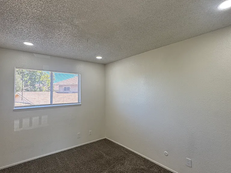 118 Yorkshire Ct #D — Photo 18