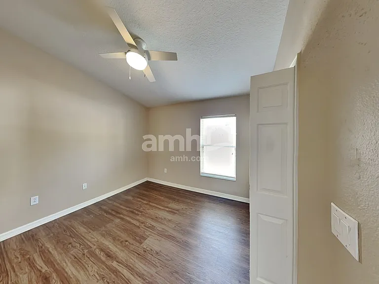 2305 Lawrence Hall St — Photo 16