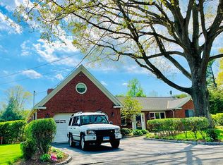 195 Knollwood Dr, Stratford, CT 06614