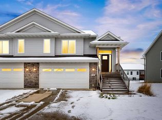 762 Oak Terrace Ave, North Liberty, IA 52317