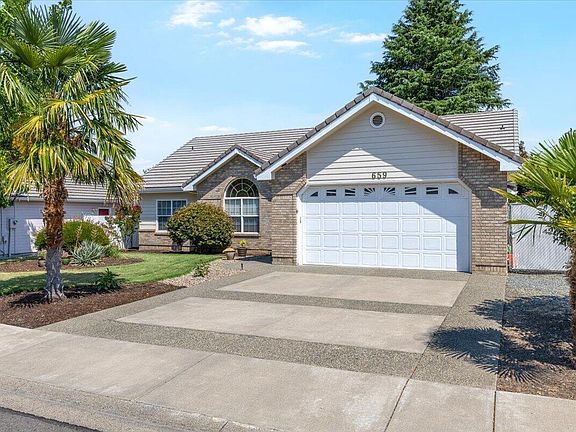 3rd image of 659 Jackson Creek Dr