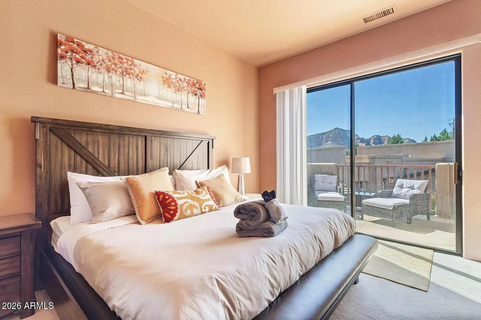 2 bed, 2825 sqft, $3,300 — Photo 3