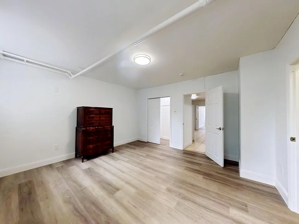 Room 3 (can be used as a living room or a bedroom)