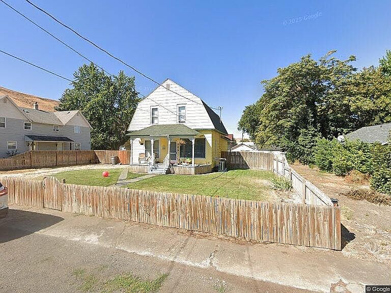 1st image of 226 13th St