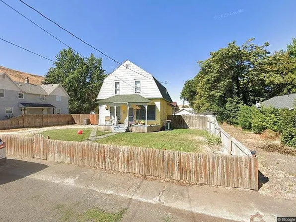 226 13th St, Pomeroy, WA 99347