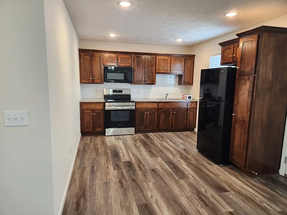 2 bed, 900 sqft, $1,150 — Photo 3