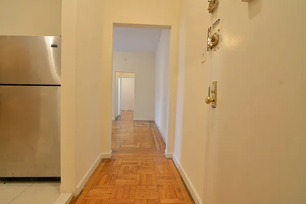 Rented by David Hirsch, LREB | media 19