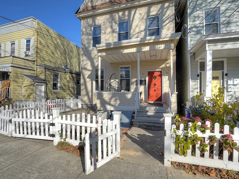 216 Dodd St #3 — Photo 31