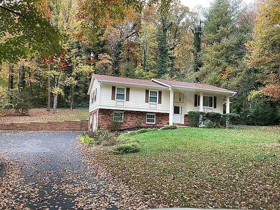 4th image of 844 Greenwood Dr