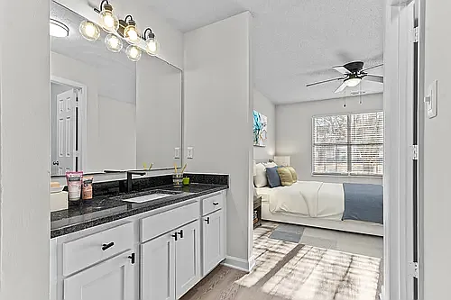 Skyside Landing Apartments — Photo 55