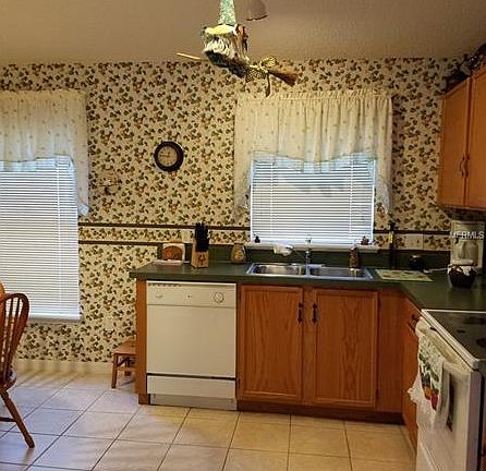 4th image of 17402 Woodcrest Way