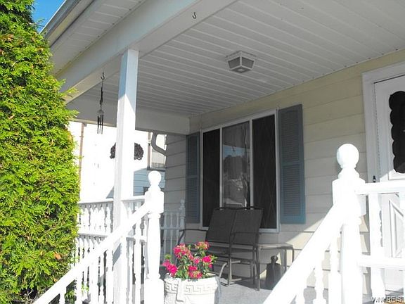 3rd image of 2718 Whitney Ave