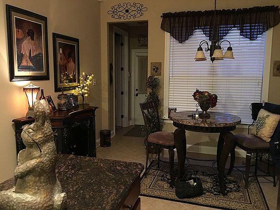 2nd image of 1905 Glenturret Dr