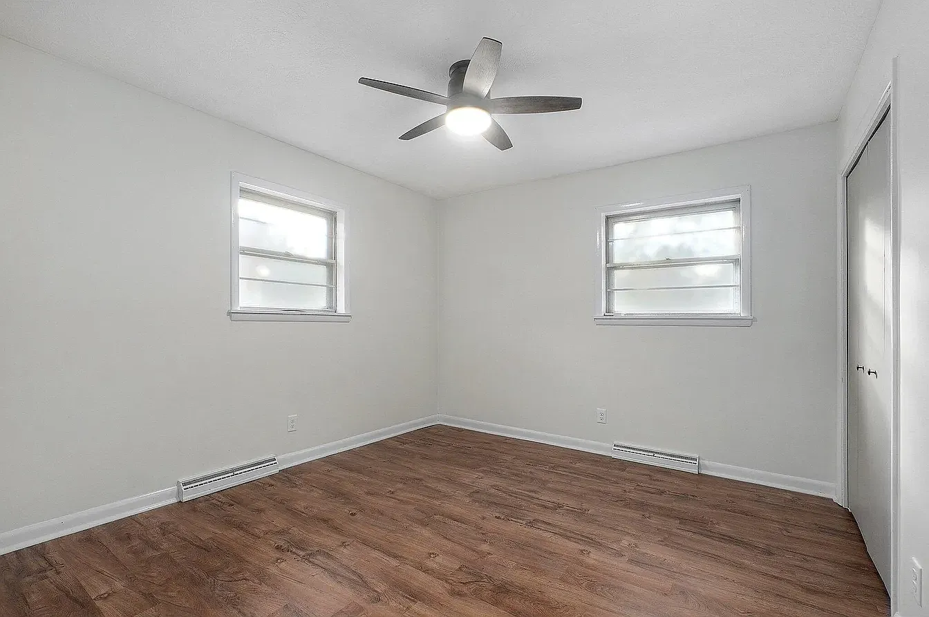 3 bed, 1.5 bath, 1243 sqft, $2,100 — Photo 3