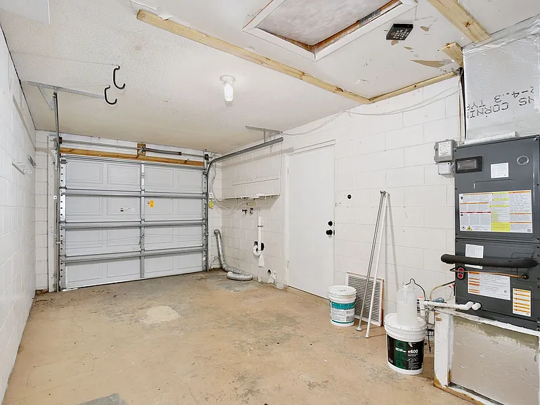 365 E Marvin Ave — Photo 14