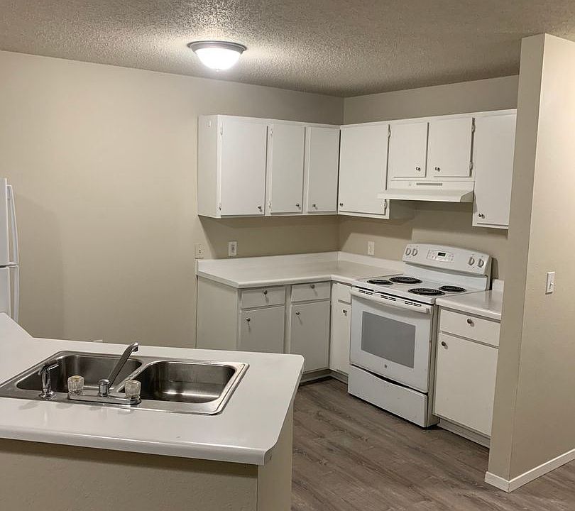 1st image of 523 Lilac Ln Unit 11