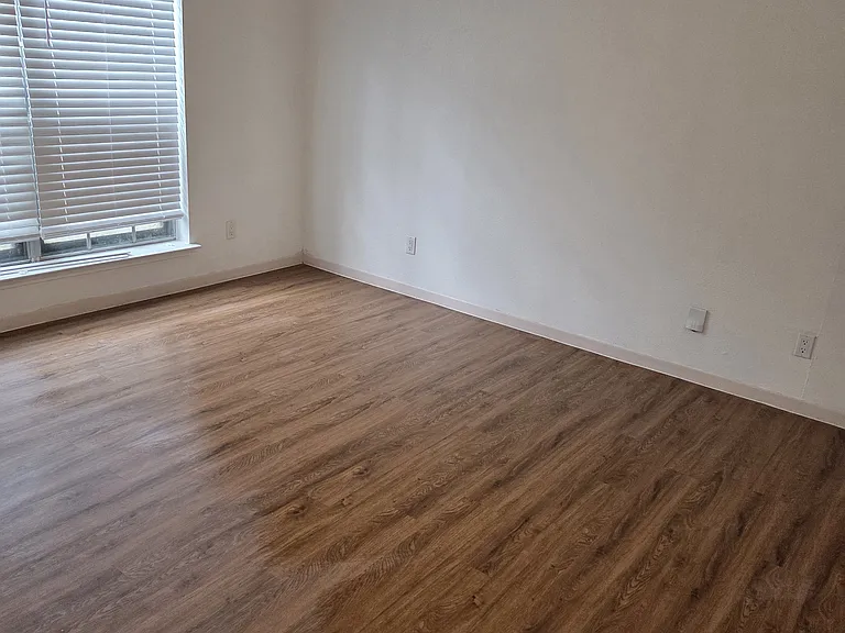 9002 Emberglow Ln — Photo 8