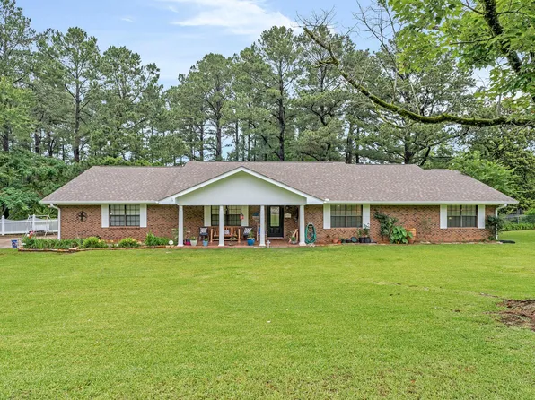 2727 Pecan Ridge Dr, Laurel, MS 39440