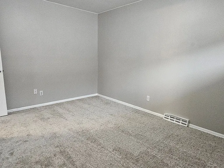 1134-1138 Akron St — Photo 35