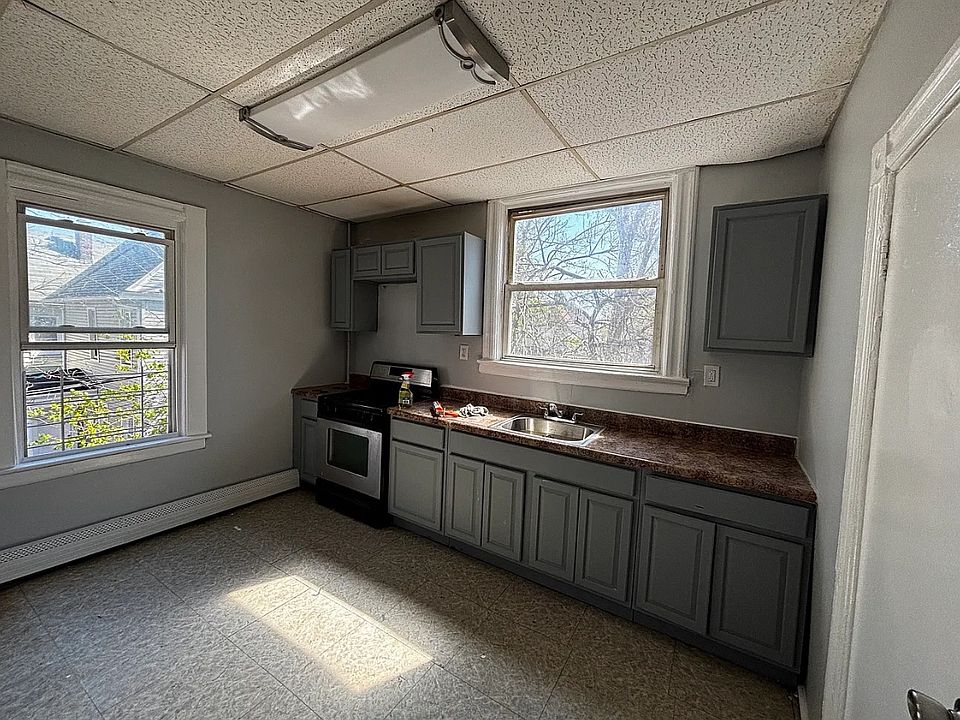 1st image of 70 Eaton Pl Unit 4A
