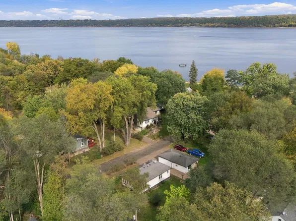 1865 Redwing Ave S, Lakeland, MN 55043