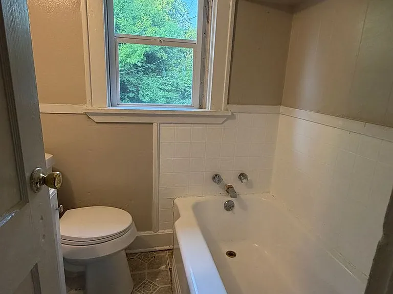 3553 W College St — Photo 5
