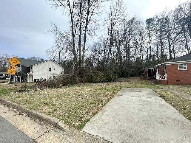 1st image of 923 McArthur Ave